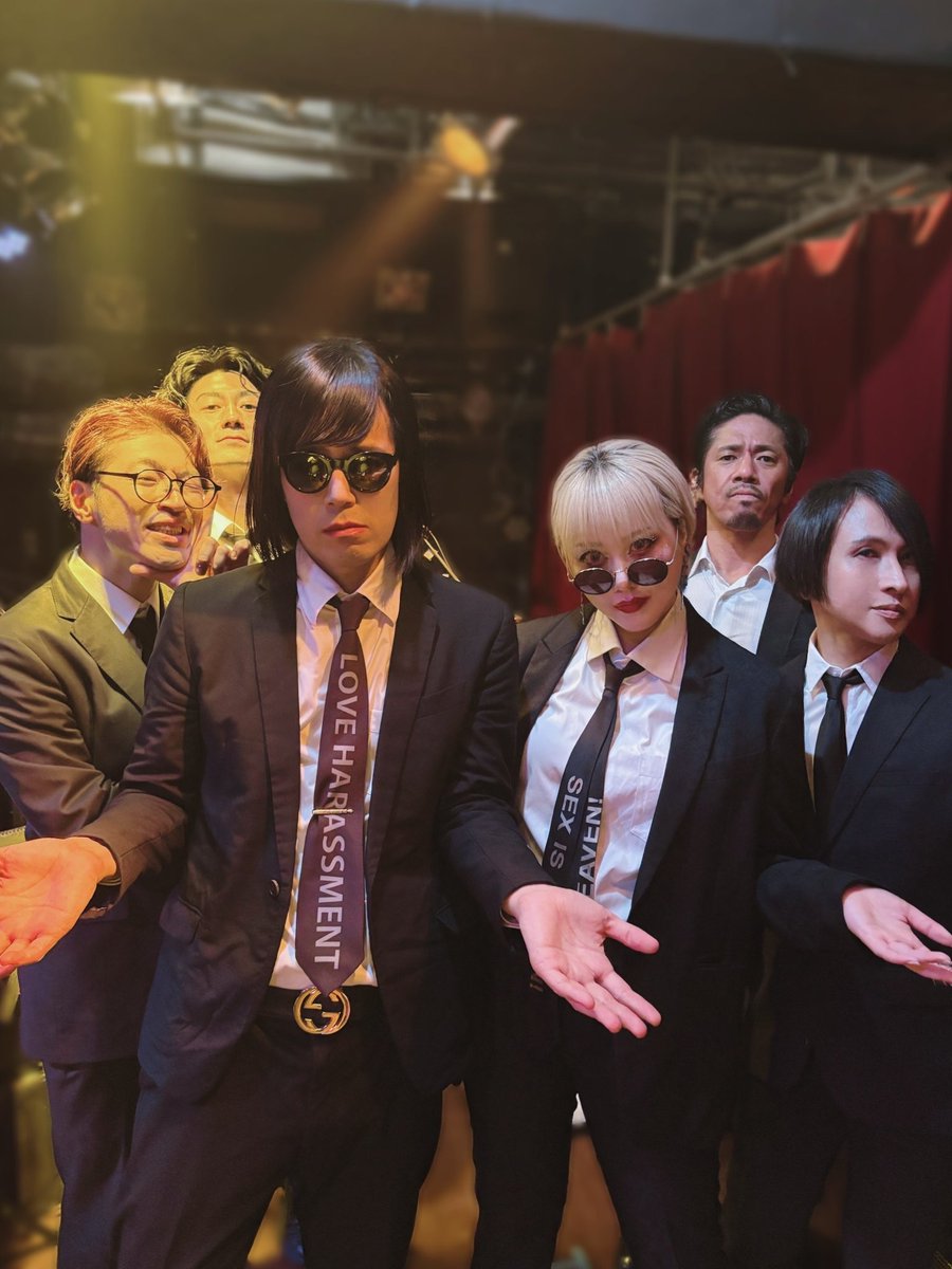 urbangarde's tweet photo. こんなところで生まれました。松永天馬生誕ワンマン #唇まで44年 ありがとうありがとう。自認松永天馬女な浜崎容子もこんなところで🕶️🎂 https://t.co/f9njwKkyrX