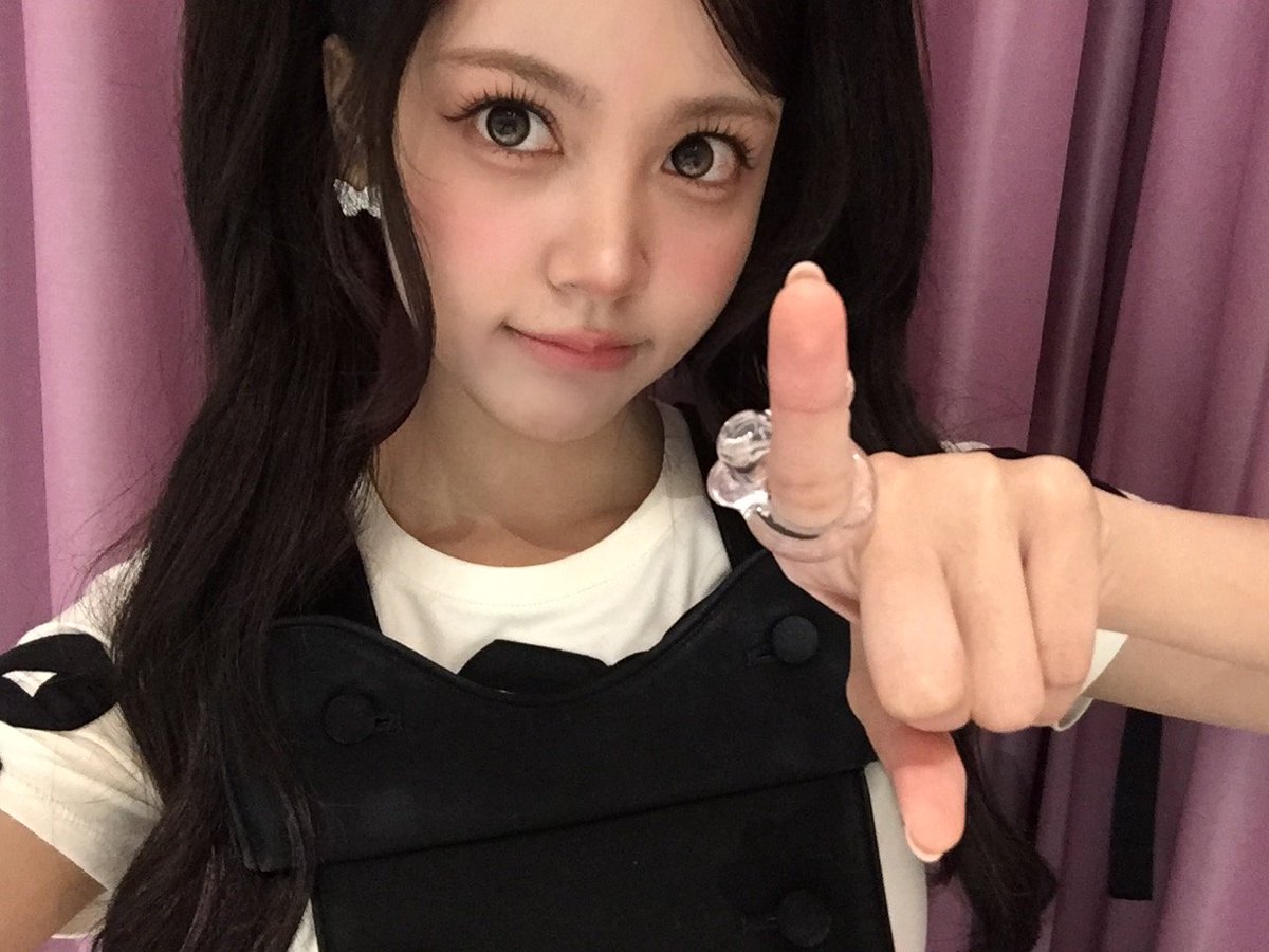 bleaasoff's tweet photo. 260812 CARMEN WEVERSE POST

Our Japanese single finally came out today~~ 🧡😚
I’ll keep working hard to show you many great sides of myself in the future too 🫶🏻✨
Love you, Hachu ping ^_^ 🧡🧡

#CARMEN #카르멘 #カルメン  
#Hearts2Hearts #하츠투하츠 https://t.co/lQsYUCP5Hh