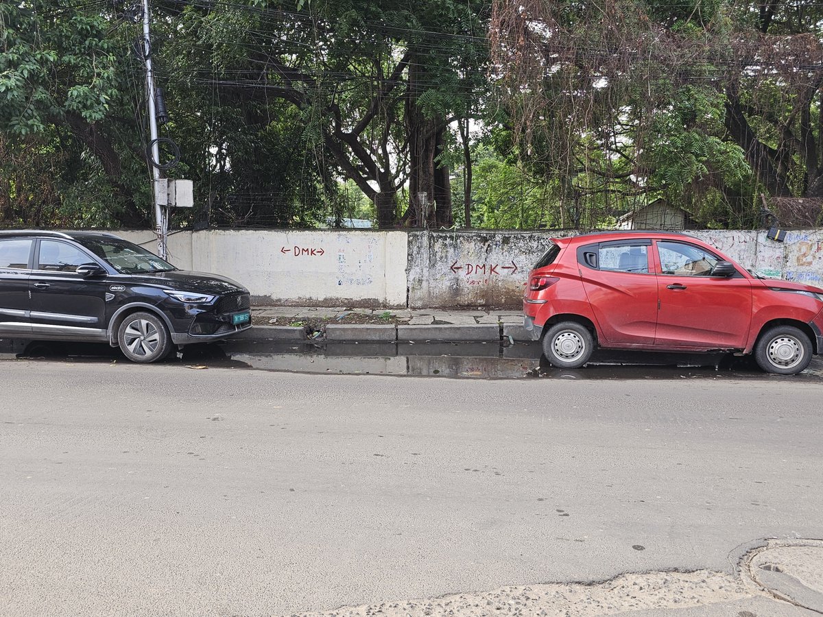 prashandh's tweet photo. @chennaicorp @sameerangs @RM_Harish_ Hello Team, Thanks but It's  not working or effective. Can we get a permanent solution? Please note this was taken an hour back (almost 24hrs) after the rain. https://t.co/G12lRZcdZP