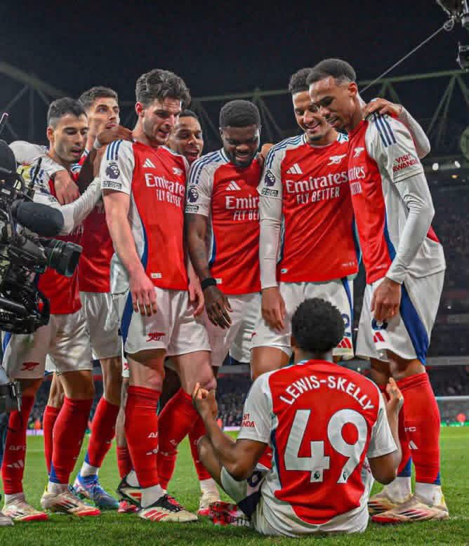 footyHB's tweet photo. Myles Lewis-Skelly

The star boy.

Chelsea and Man United fans out here mad twerking, thirsting, praying, and drafting dream line-ups just to have him in their colours.

19 years old. Already cooking at Arsenal. England call-ups. Versatile as hell (LB or midfield). Contract locked till 2030. And still they can’t stop wishing.

Gunners ain’t selling their own to the rivals. He’s staying put and cooking even harder.

Stay mad. We’ll keep the star.

#AFC #MylesLewisSkelly