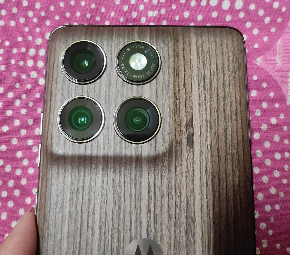 sahanachnad's tweet photo. I brought moto edge 60 pro yesterday from Flipkart. On hand it's beautiful, looks premium. Disappointed after in minutes, after take two photos, a fog appear in front of camera. Don't even take 1 min video. heating issue when use 15 to 20 min. What should I do?
@Moto_Support https://t.co/Ss5WZZH4Ii