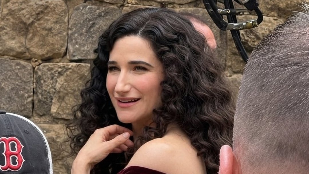 allocine's tweet photo. Le tournage du live-action Raiponce se poursuit 🎬

Prévu pour 2028 au cinéma ! https://t.co/rndVGOuVYk