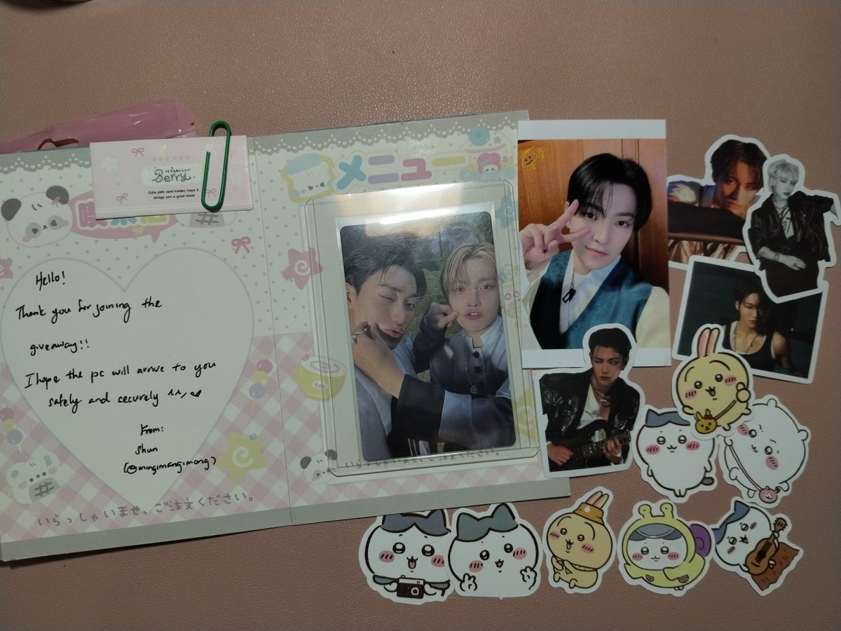 veevallo's tweet photo. Thank you soooo much @mingimangimong
I've received the mail's safely andd it's soo pretty!! Love itt💜 https://t.co/qAl0jbeZlL