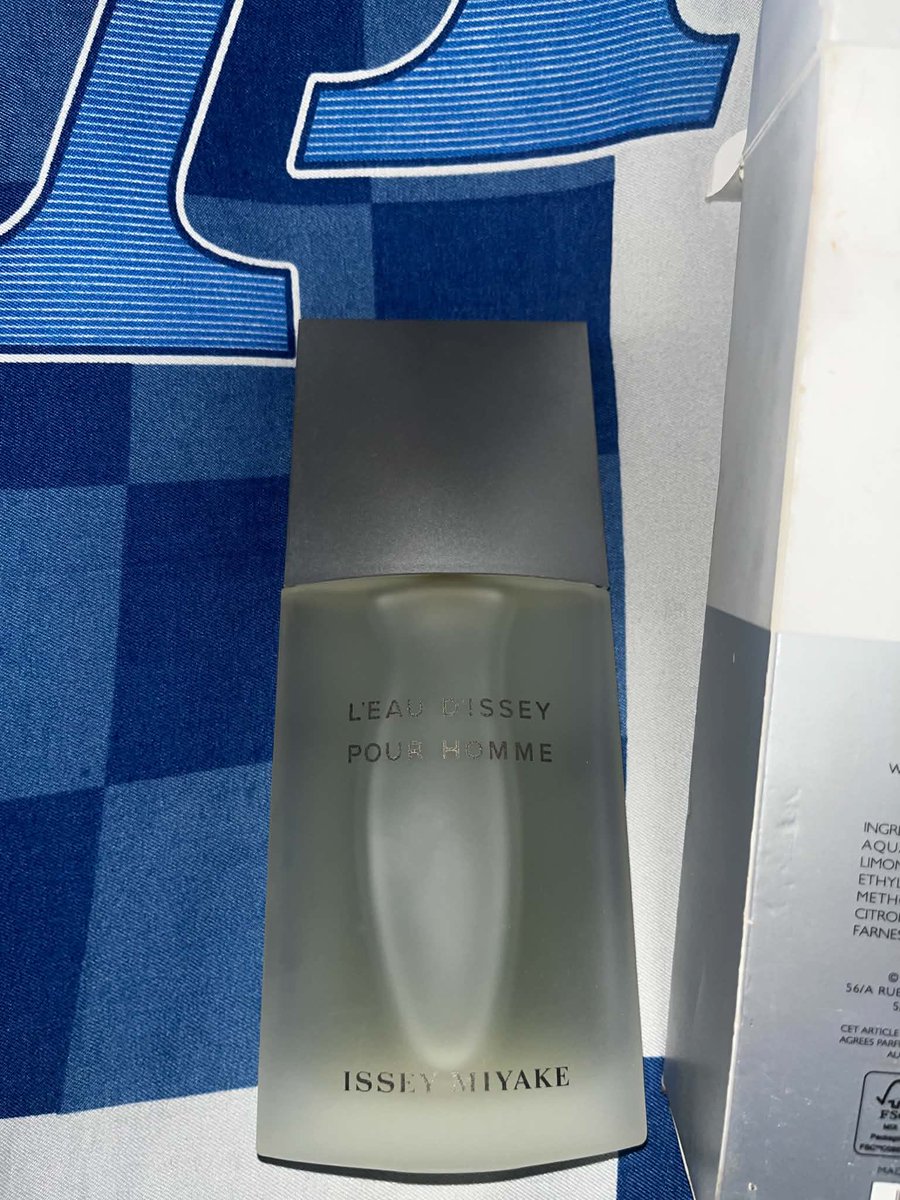 shencarting's tweet photo. wts lfb issey miyake pour homme perfume

95% pa po

3.1k
imus cavite loc

rfs: hindi na nagagamit kasi may new perfume na.
perfume cologne https://t.co/jU4vIQg4Em