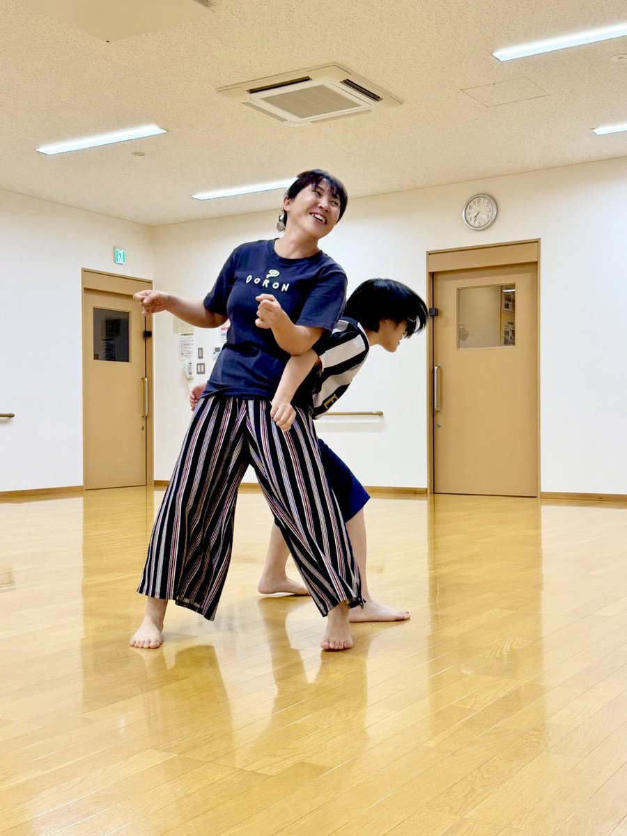 oh_hinomoto's tweet photo. 【稽古場日誌:8月12日】
お盆とか関係ないんで
てかむしろ休みでみんな来れるんで
そして私は休みじゃないけどね
上様とヒノモトの初タッグ『恋魂』
こんなに汗かく芝居だとは思わなかったよね!!!
ご予約するといいよ!
https://t.co/pVFfnVUJt5
#カンザスハリケーン
#水曜小台風
#wph3 https://t.co/zuhrCEXH9l