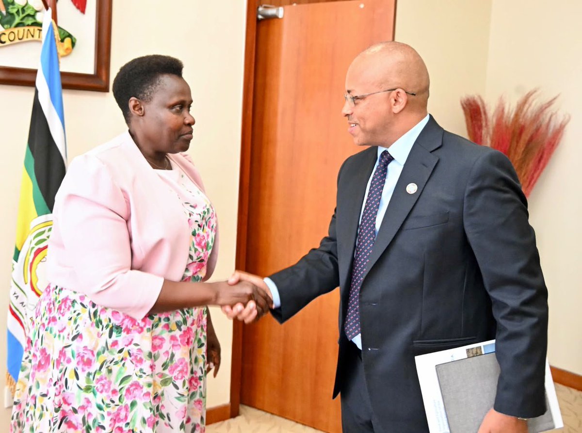 EzanaKg's tweet photo. Thank you, H.E. @jessica_alupo, for the warm reception and constructive engagement. FAO is committed to partnering with Uganda to accelerate agricultural transformation, create jobs, enhance competitiveness, and drive inclusive economic growth. https://t.co/EPEmUY3OQK