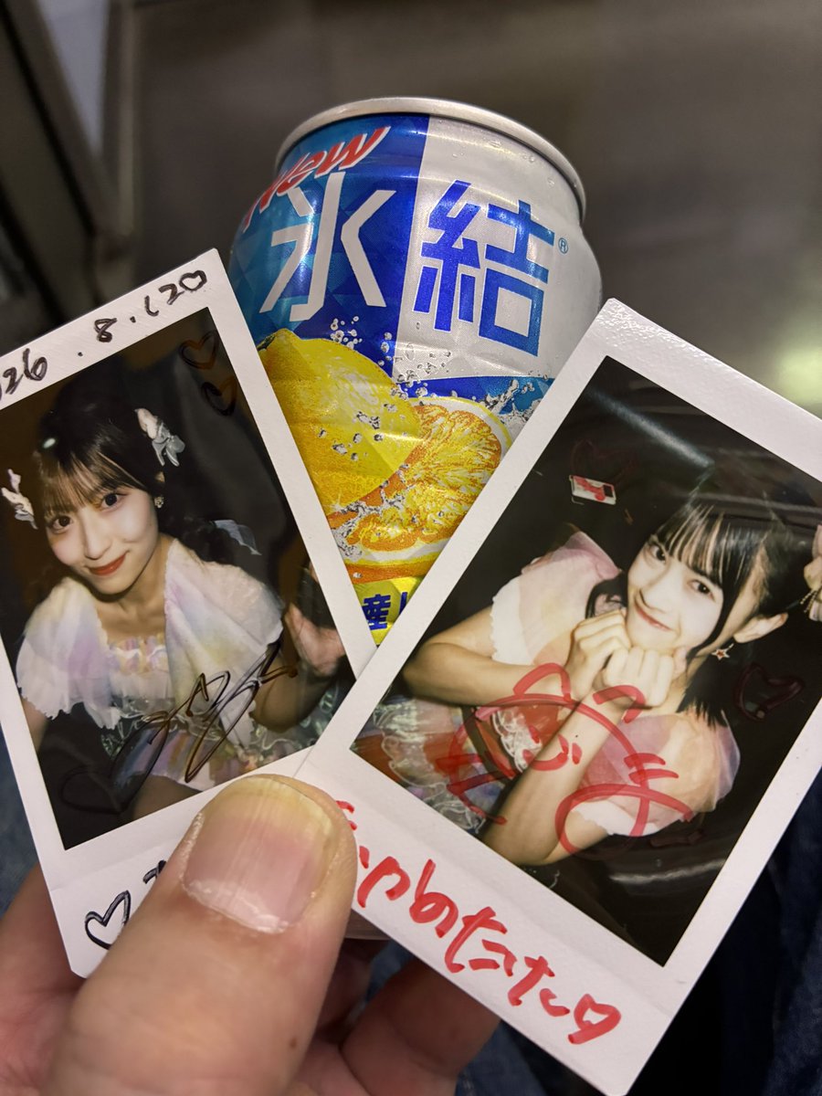 TAKE0634's tweet photo. VIDENT離脱🎤

そしてすぐにガソリン補給⛽️

初めて見る妖精衣装めちゃ可愛いかったし、チェキ券買う時、レアって運営さんも言っていたので見れて良かった😆

葉月ちゃんの髪型可愛い過ぎたし、特典の「推シンデレラ動画」の舞佳ちゃん可愛い過ぎ❤️🤍

#延松舞佳
#今丘葉月
#ヘイマミー https://t.co/gVyTgkIUvv