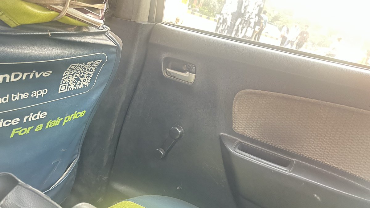 oofriri's tweet photo. @Uber_India i need a refund https://t.co/sqF9ASRoXU