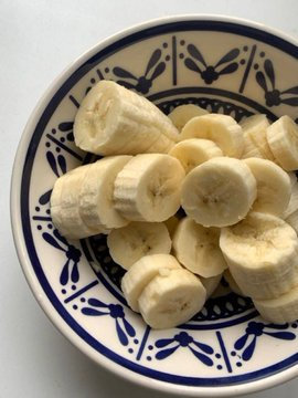 PeakMasculinit's tweet photo. Sleep is the most powerful medicine on the planet.

- Burns fat.
- Cleans your brain.
- Resets your hormones.

And it can add years to your life.

Here are 8 science-backed foods that help you sleep more deeply:

1. Bananas. https://t.co/Bj9JpK9OCr