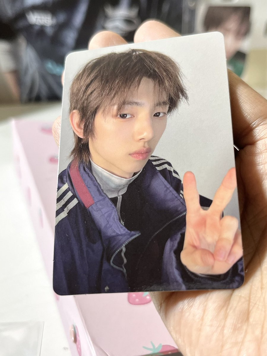 mochijjuseyo's tweet photo. GIVEAWAY by MOCHIJJU 💭⍤ 

🏆 pc juhoon studiochoom 
🏆 pc juhoon corball cotl
🏆 pc keonho corball cotl
*ongkir ditanggung pemenang*

rules :
★ rt n like mochijjuseyo’s pinned 
★ wajib join grup sharing (announc di GO:3) https://t.co/xt3cdEXObV https://t.co/CLp04cImud