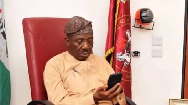 BeInspiredbyTee's tweet photo. Osun Police have summoned APC Senator Francis Fadahunsi over an alleged “kill Accord” comment during an APC campaign.

The senator denied the allegation, saying his remarks were taken out of context and that the viral video was AI-generated.
#OsunElection #Nigeria #APC #Politics https://t.co/0G5qbuK06T
