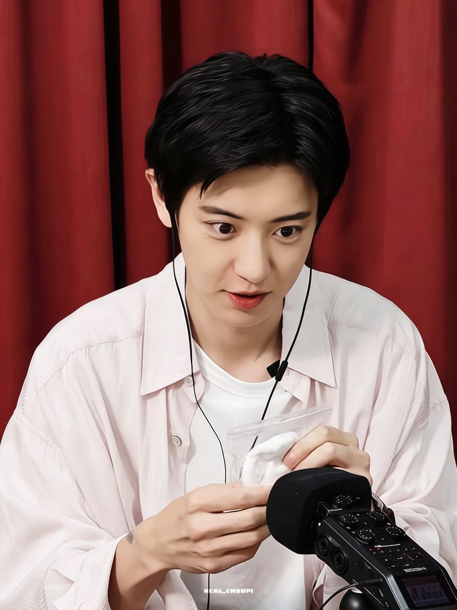 real_choupi's tweet photo. 260812 chanyeol youtube

#찬열  #CHANYEOL https://t.co/RWwgUs6Spj