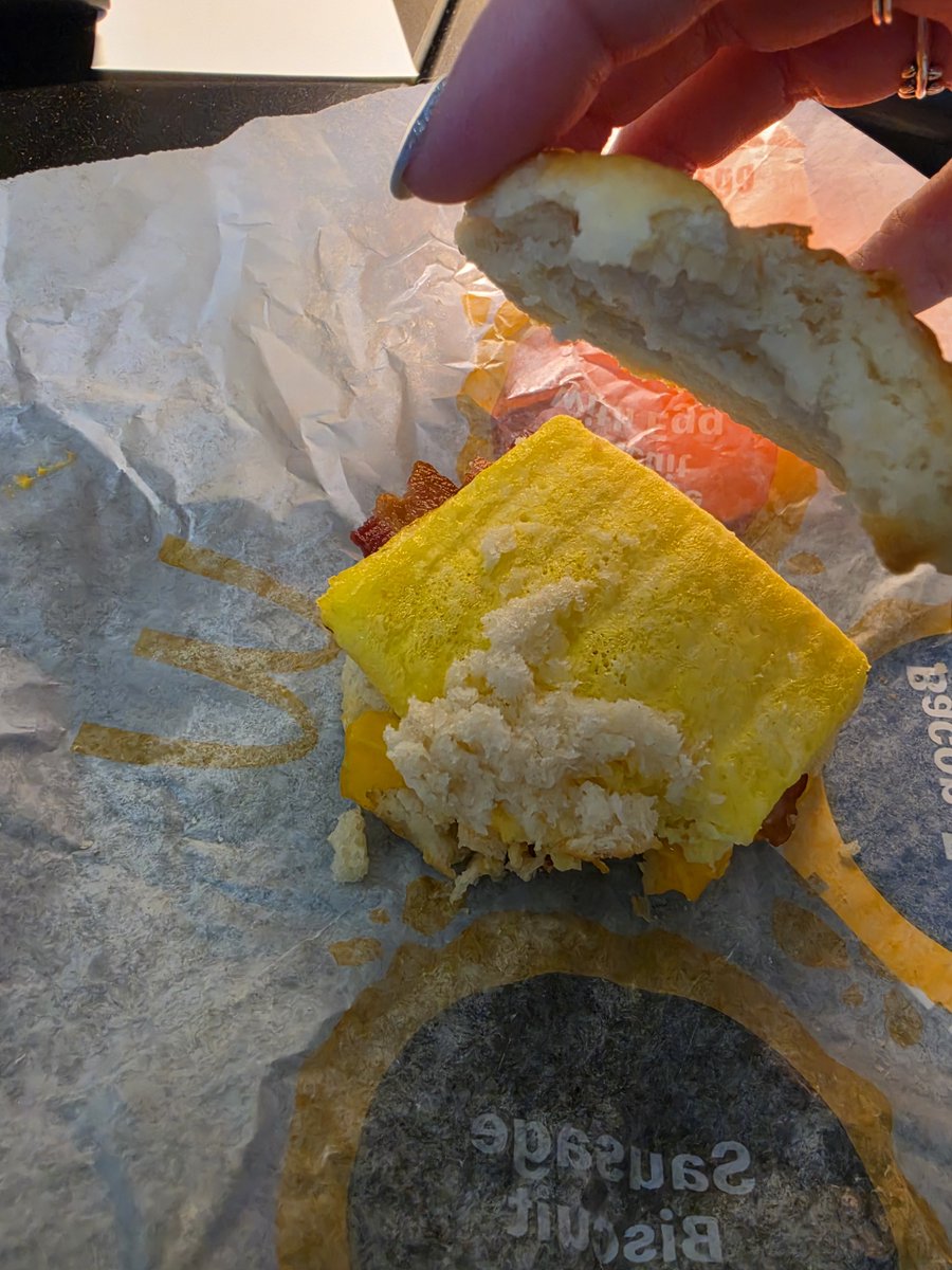 PixieJeep's tweet photo. @McDonalds Except when you pay for the upcharge and they give you the plain one instead.... https://t.co/8rfc4rFxNX