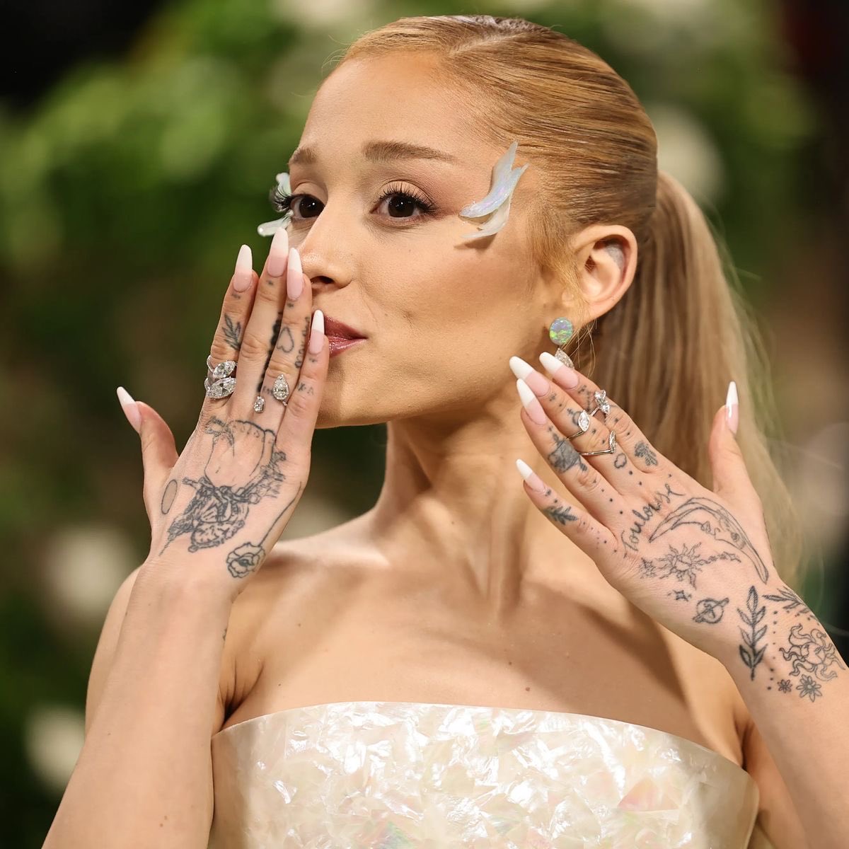 elysmoonlight's tweet photo. tattooed heart 𓆩♡𓆪 https://t.co/W0Vwite8Q7