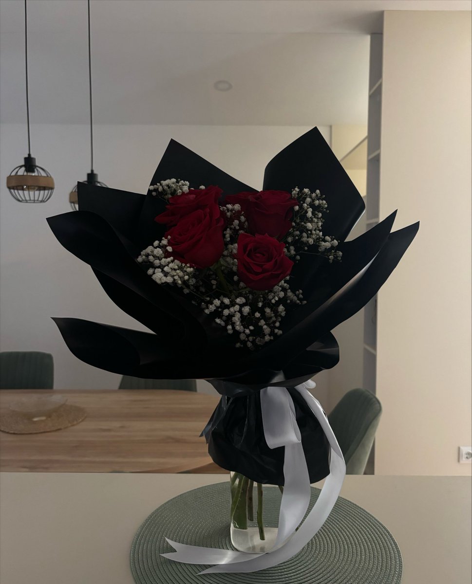 adakgae's tweet photo. he is the best ,, im so dramatic these are so pretty https://t.co/Si4vXYHC24