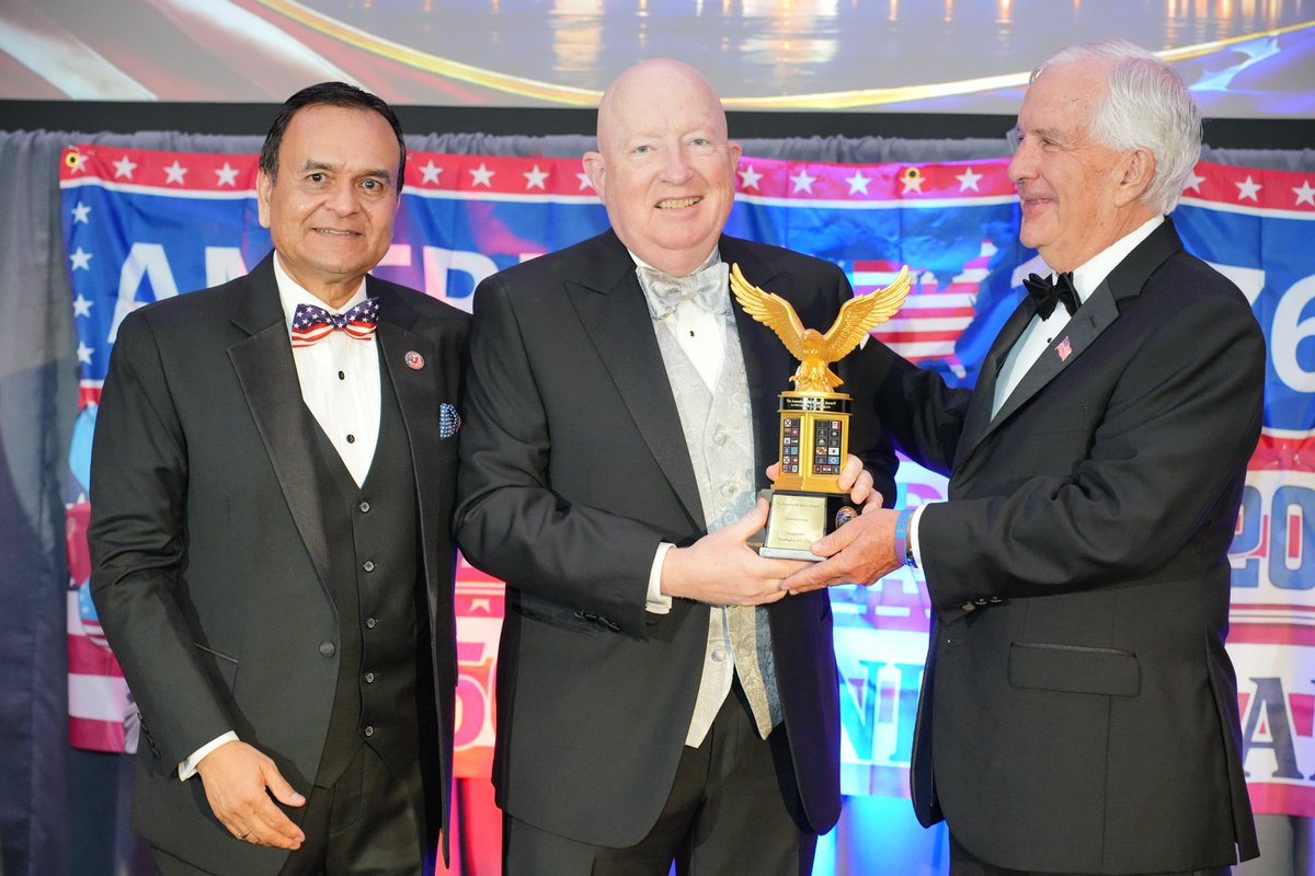 CEOClubsNetwork's tweet photo. We are proud to recognize Mr. Henry C. Eickelberg, Treasurer of Loudoun County, Virginia, as a distinguished recipient of the America 250 Legacy Award,  His recognition was celebrated at the historic Mayflower Hotel in Washington, D.C.

#FinancialLeadership #PublicFinance https://t.co/VbNnlhMuqd