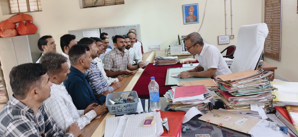 SarkariSchool_'s tweet photo. जनगणना प्रथम चरण मानदेय में डालने के संबंध में जिला कलक्टर को ज्ञापन देना शुरू https://t.co/SDABTgDzsw