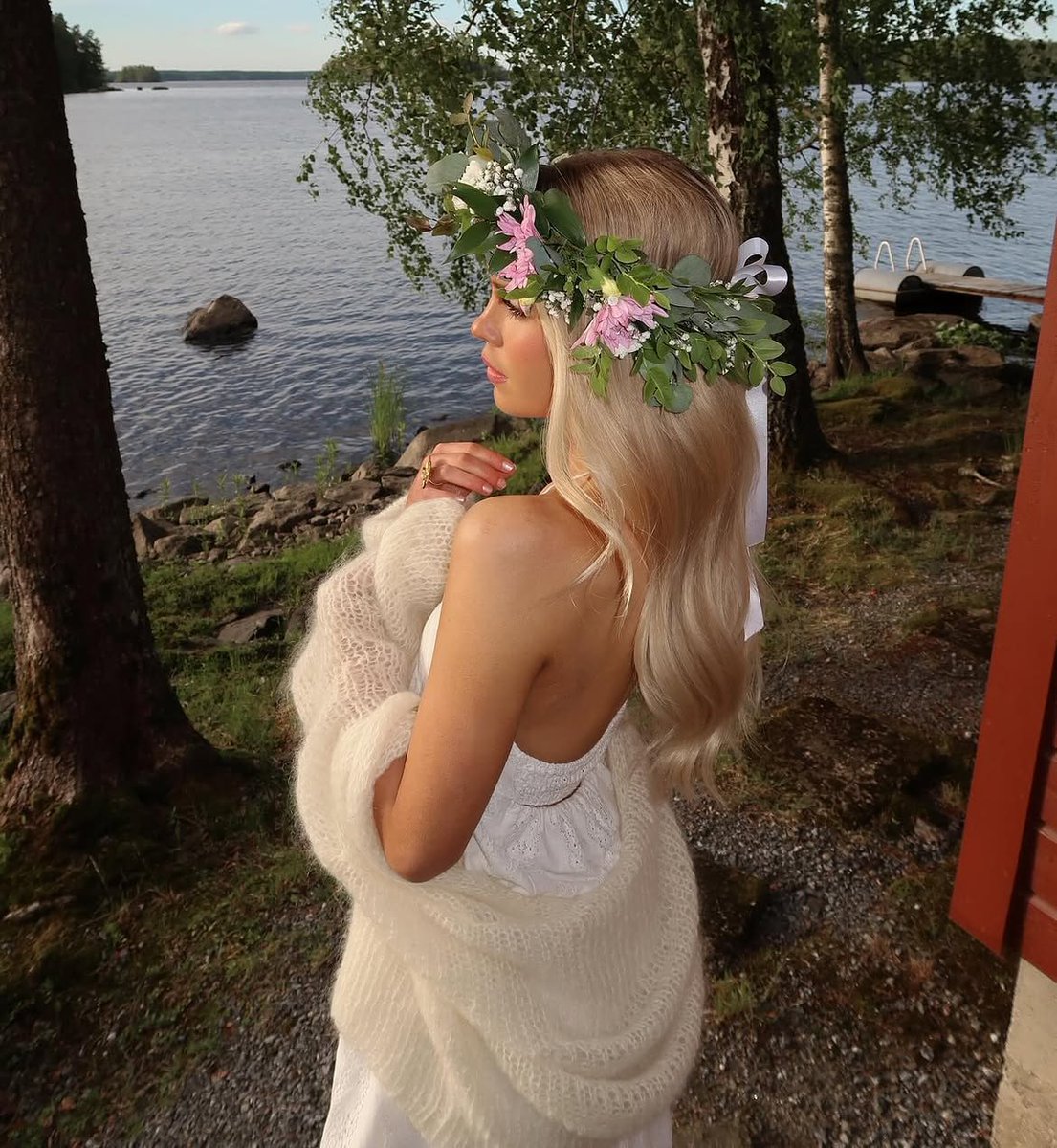 Shauna_096's tweet photo. The Runaway Forest Princess💐🎀 https://t.co/TXQRCsie9c