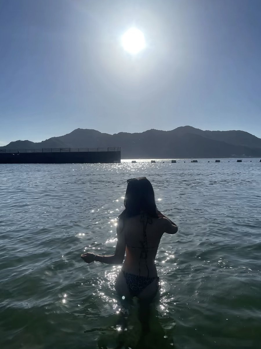 Sb6am17's tweet photo. 海行ってきた〜！気持ちよかった♡ https://t.co/931T58Hfls