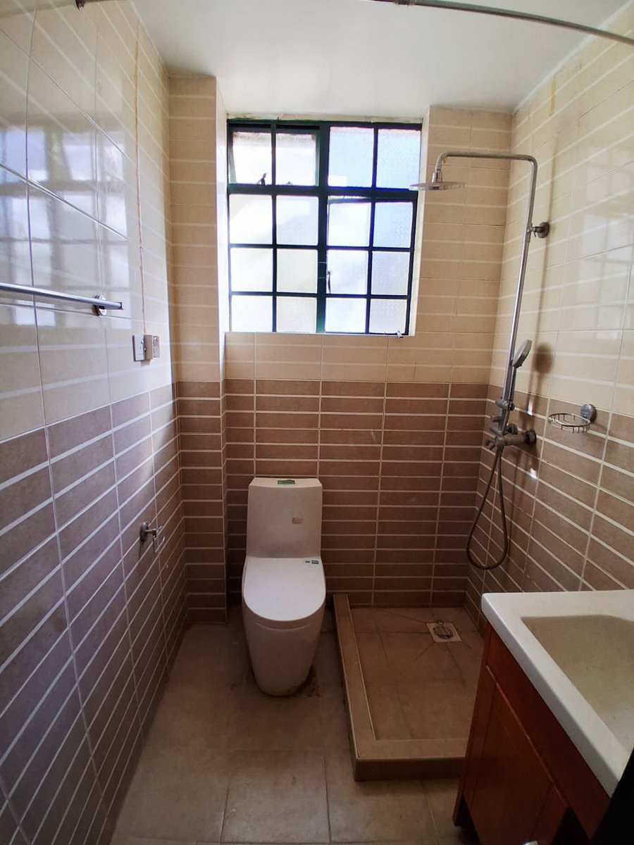Reigman_ltd's tweet photo. 2 Bedroom To let In Jacaranda Estate(Maziwa)
✅Master Ensuite
✅Spacious Rooms
✅Laundry Area
✅In a secure Gated Community 
✅Ample Parking
💰Rent: Ksh. 50,000 per Month
Deposit: 2 Month Deposit https://t.co/OLtuPwXqQP