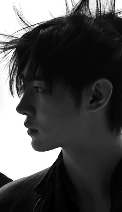 hoon_iceprince's tweet photo. i get why people call sunghoon a literal male god, he’s like if perfection was a person https://t.co/6Q2bmR6Uay