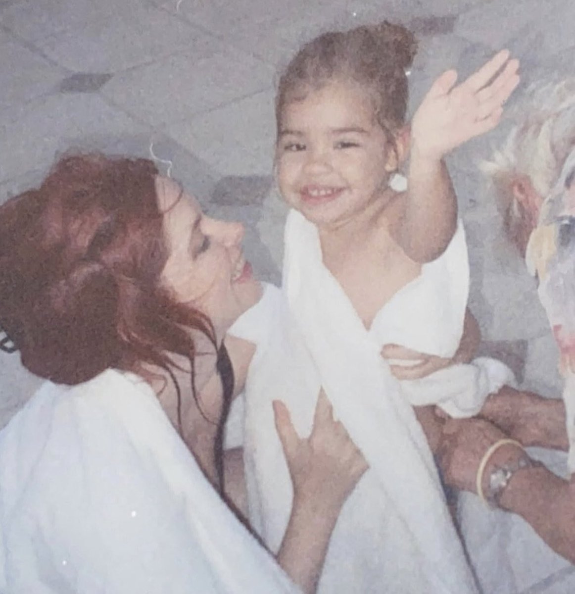 whoszozo's tweet photo. “Me llena de mucho orgullo que ella me haya elegido como su mamá” https://t.co/B908WurUw0