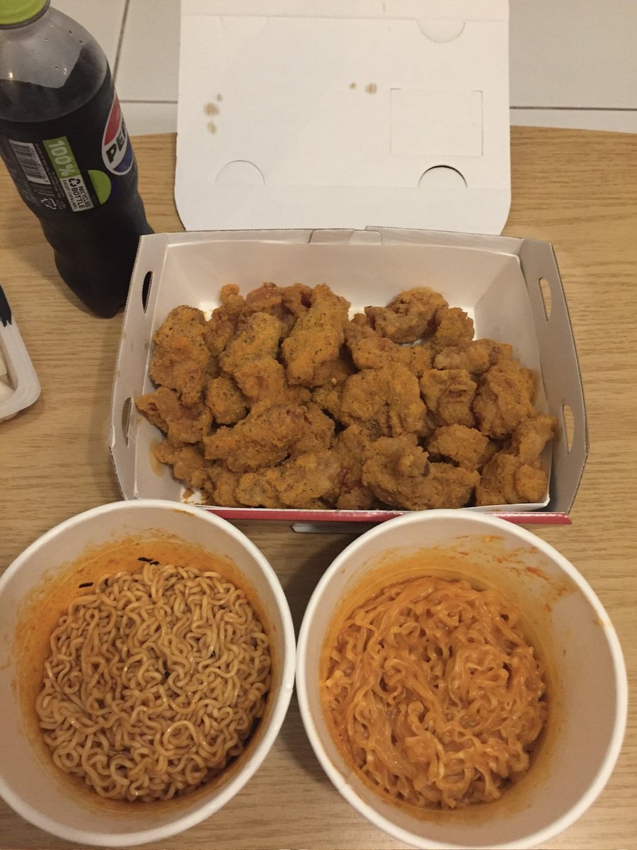 7illDay's tweet photo. 강릉 야식 먹방,,, 🤤❤️ https://t.co/oOSQ00uWPe