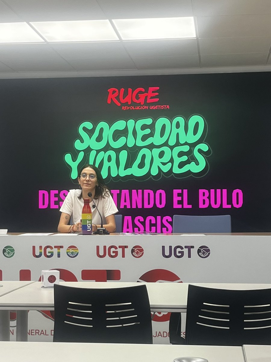 cescpoch's tweet photo. Hoy he podido asistir a la presentación del informe de @rugetistas “Desmontando el bulo del fascismo” sobre los valores de los jóvenes.

Alto soporte al sindicalismo, feminismo, migraciones, clima, LGTBI… contra el fascismo hay batalla y vamos a ganar.

https://t.co/pd0oKh3aDg https://t.co/rrEi0UR0uE