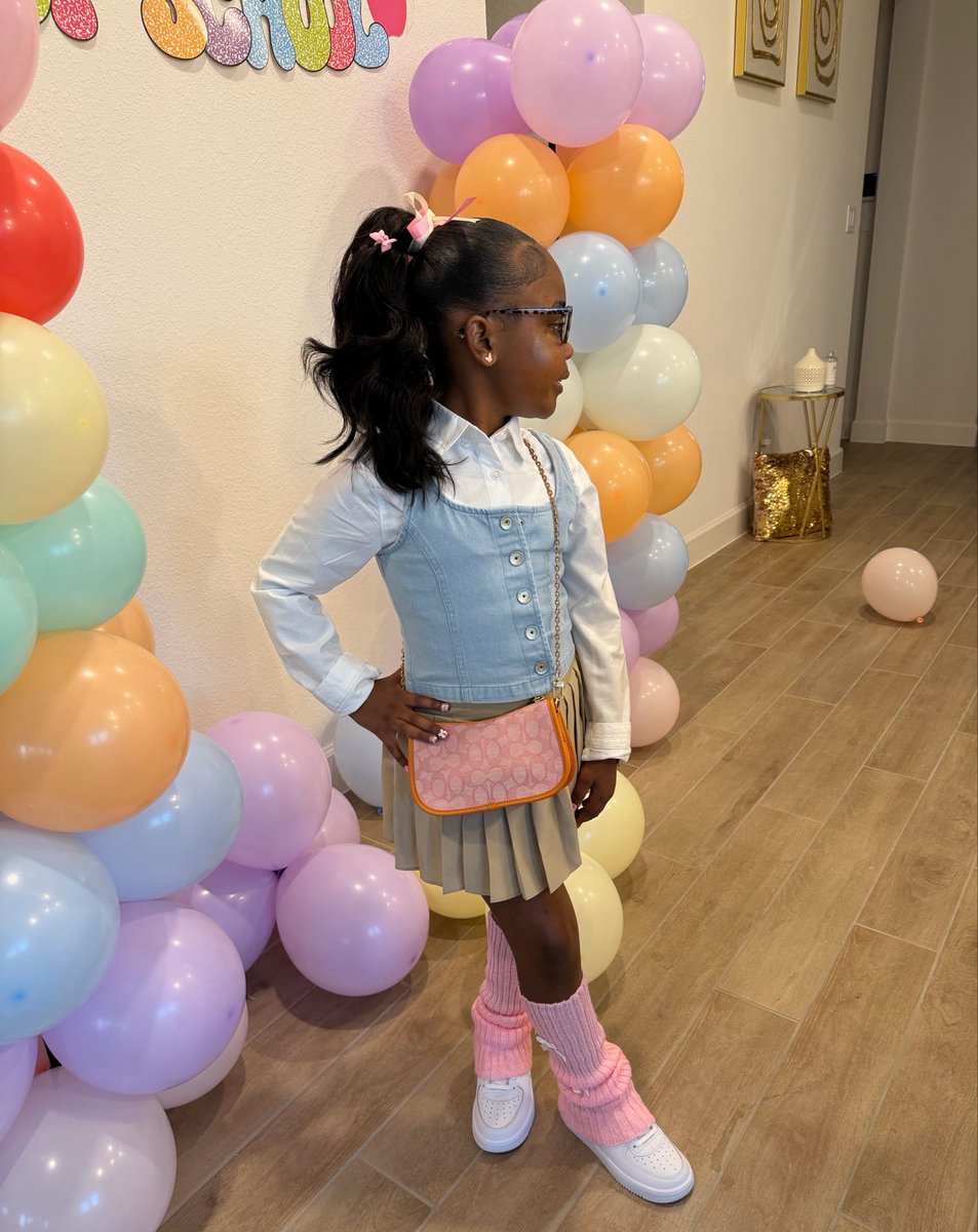 kendraaashaune's tweet photo. On Wednesdays we wear Pink! 🩷
#backtoschool https://t.co/jHgLKZulab