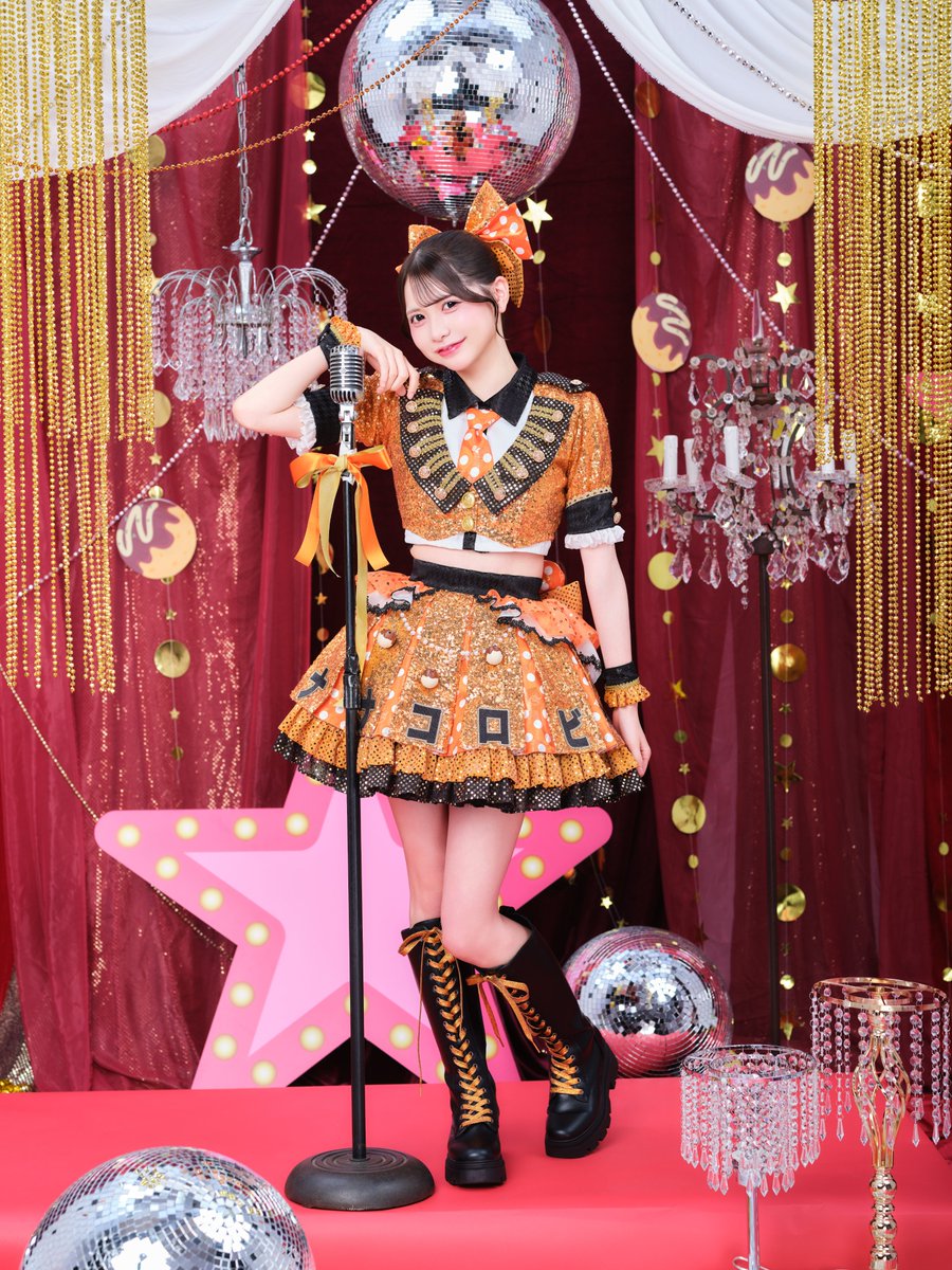 nanakoro_info's tweet photo. 【 🐙新アー写公開 🐙】

熊ノ実 にも(@nimo_nanakoro)
担当カラー：オレンジ🧡
にもに好きの2文字つたえてや…♡

「にもの爆裂パワー受けとってな👊🏻」

#ナナコロ https://t.co/MDhuxOhUrI