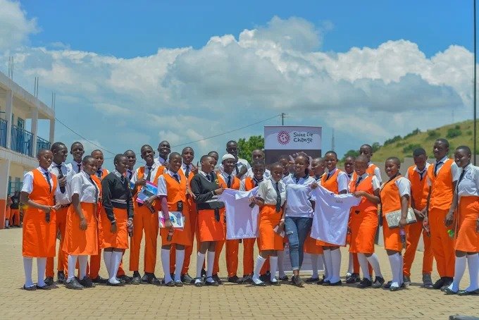 ShineForChange's tweet photo. Building Digital Leaders Through ICT Clubs
At Verona High School, the ICT Club is creating a space where students with a shared interest in technology can learn, collaborate, and inspire one another.
#DigitalSkills #ICTClubs #DigitalLiteracy #YouthInTechnology https://t.co/WG2GWToM4d