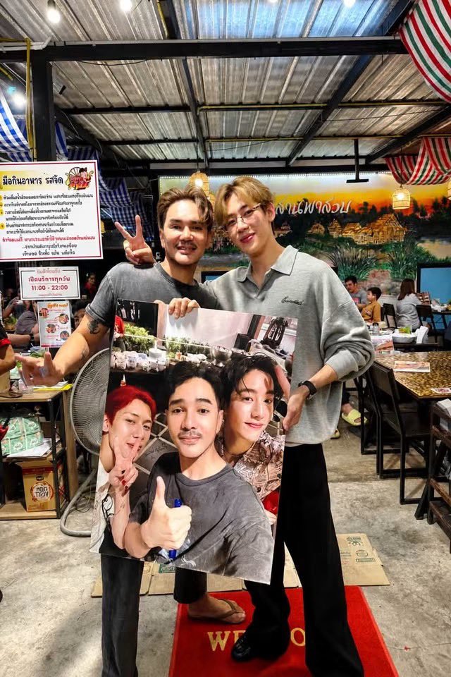 BamBamBooster's tweet photo. 260812 | อีสานพาสวบ แฟนเพจ’s Facebook

ขอบคุณ BamBam got7 ที่คุณพาแม่ และครอบครัว
มาเติมผงนัวครับ #BamBam

#แบมแบม #뱀뱀 @BamBam1A 
@BAMBAMxBAMMIE https://t.co/bsXoLBkSqI