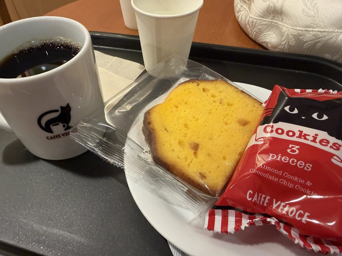 hijka's tweet photo. 京都には美味い飯があった…
お頭を目が合うように写メ撮ったらきょんさんに怖いからやめぃと怒られました（笑） https://t.co/siU1w5KomN