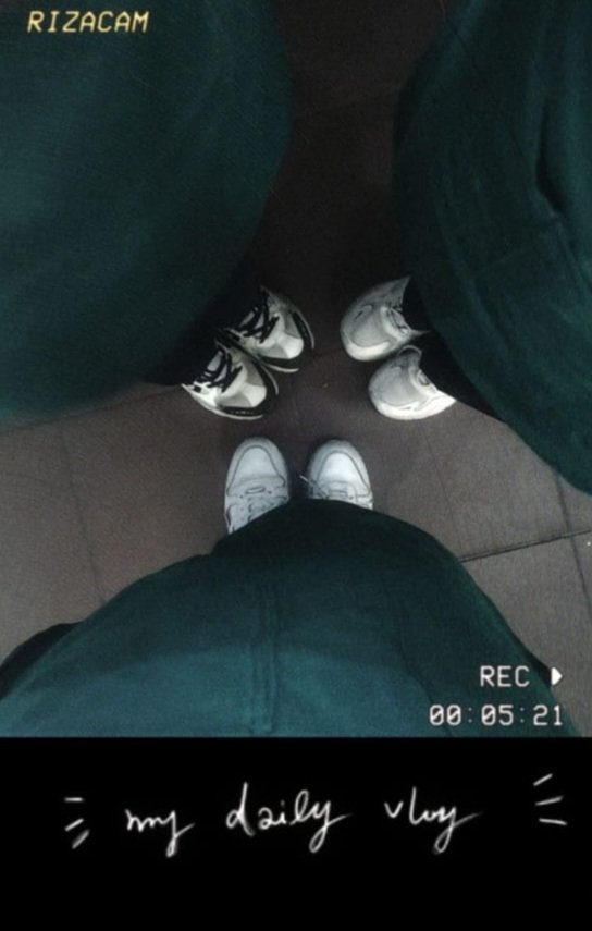 Sunrin03's tweet photo. Aqui intentando ser chef con amigues @http_b1nnie @wtlmy1 https://t.co/lx6MKAJOfM