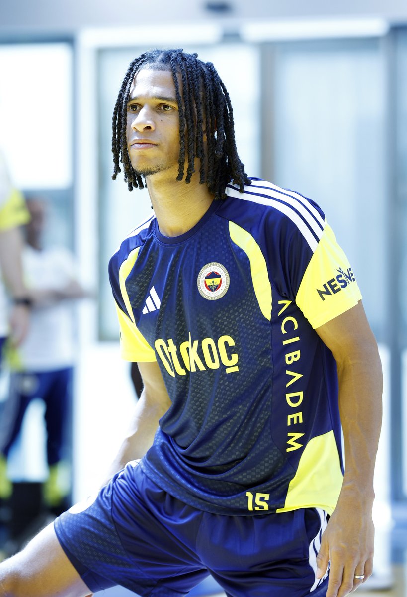 Fenerbahce's tweet photo. 📸 Gençlerbirliği maçı hazırlıklarımıza başladık. https://t.co/jPRbIE5bt6