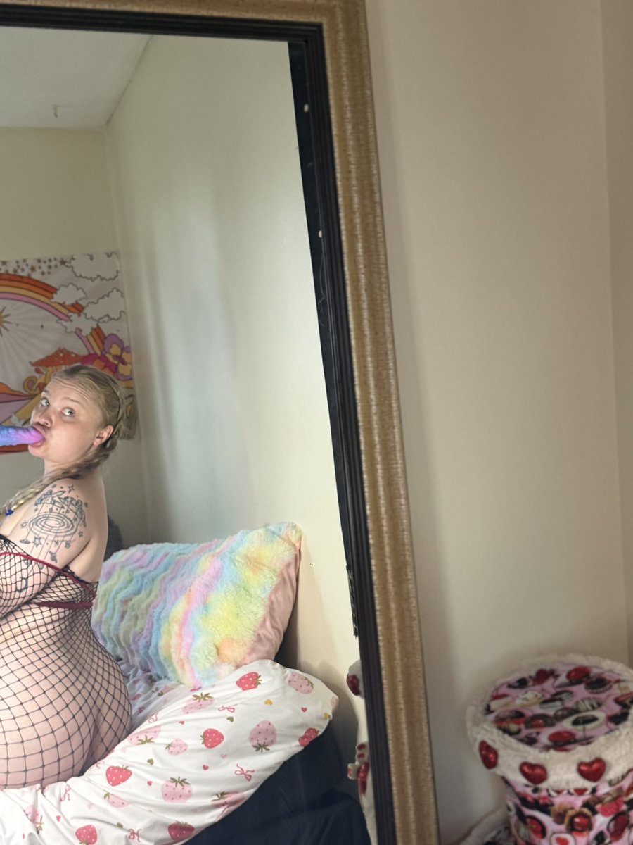 candyvixeen's tweet photo. I don’t wanna think, I wanna be cock dumb and cum drunk. I wanna rot my brain away with the desperate desire to cum over and over 😵‍💫😵‍💫 https://t.co/hGVRpLI8Jm