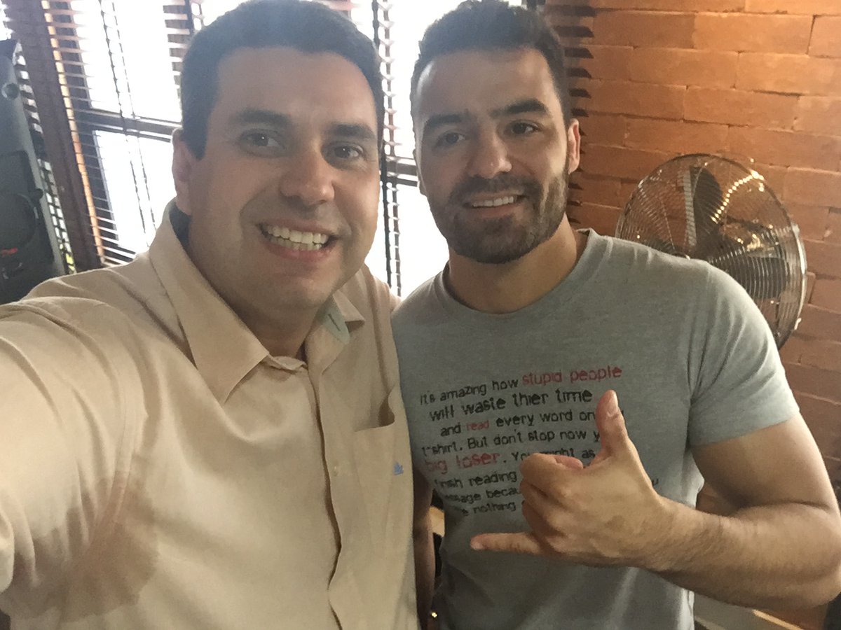 oengenheiroleo's tweet photo. Tirei essas fotos na casa do @arthurmoledoval 10 anos atrás, no episódio que fizerem o falso testemunho absurdo contra ele.
10 anos se passaram e falso testemunho continua sendo o padrão no Brasil. https://t.co/4VE0EuXlzd