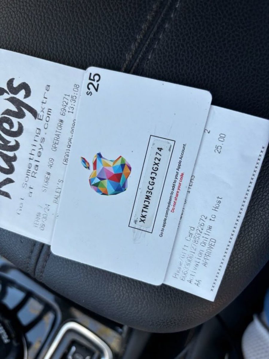 adrianalelli's tweet photo. I got $25 gold card. https://t.co/OaVSyXLgG9