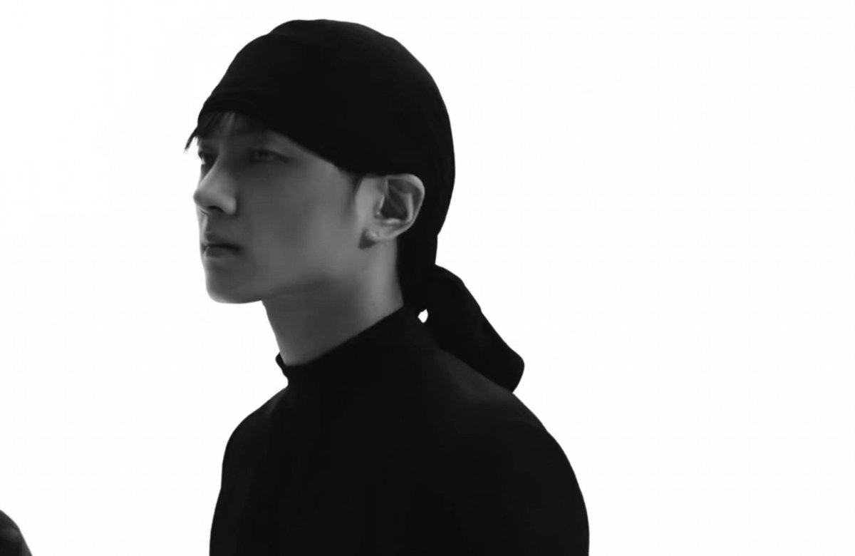 swnjngsz's tweet photo. zoro jay 🤤 https://t.co/6og2fH1uA2
