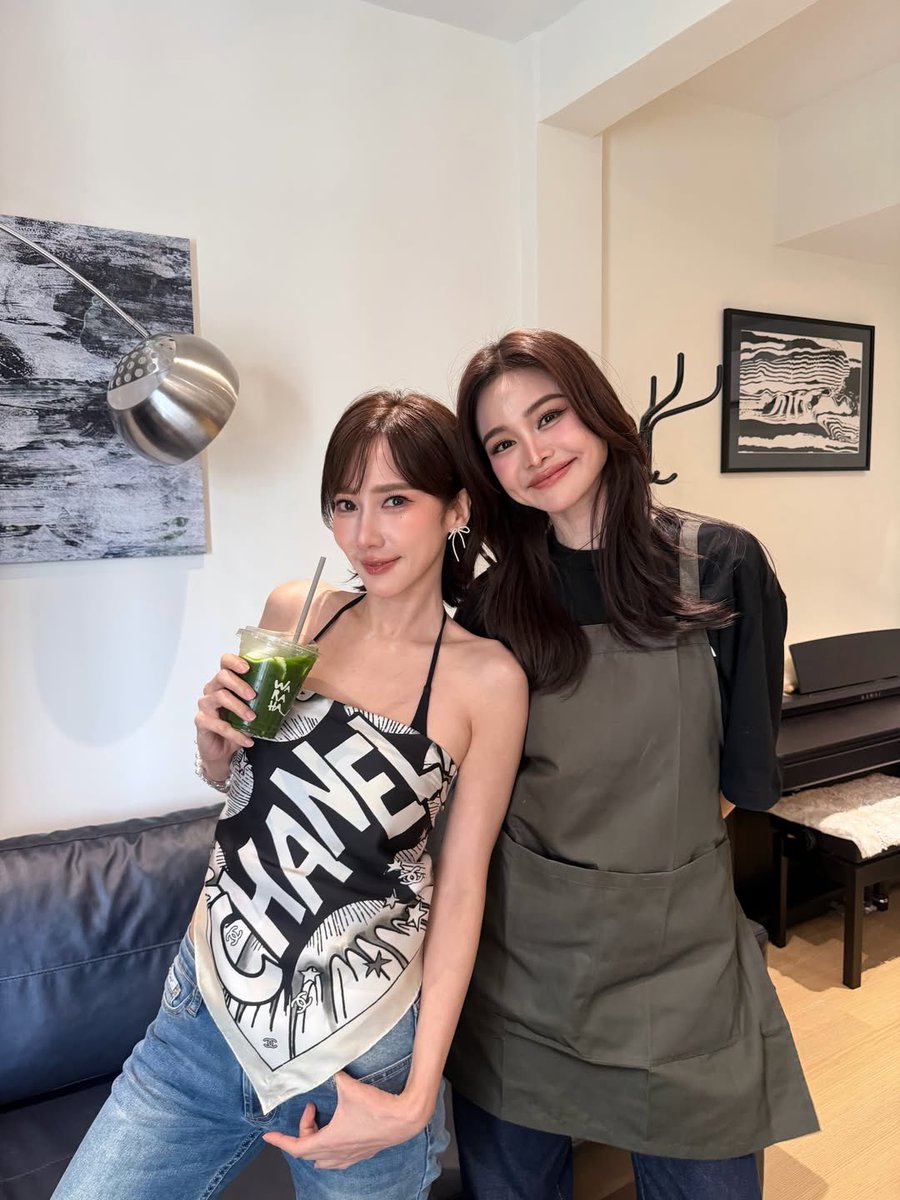 JisooandEngfa's tweet photo. ม๋าเด็กดีใจมากที่พี่อั้มไปหาที่ร้าน ☺️☺️🤍🙏

#GrandOpeningWARAHACAFE 
#warahacafebkk @WARAHACAFE 
ENGFA OUR HEART12
#อิงฟ้ามหาชน #EngfaWaraha 
@EWaraha https://t.co/gjMyHVj2SY