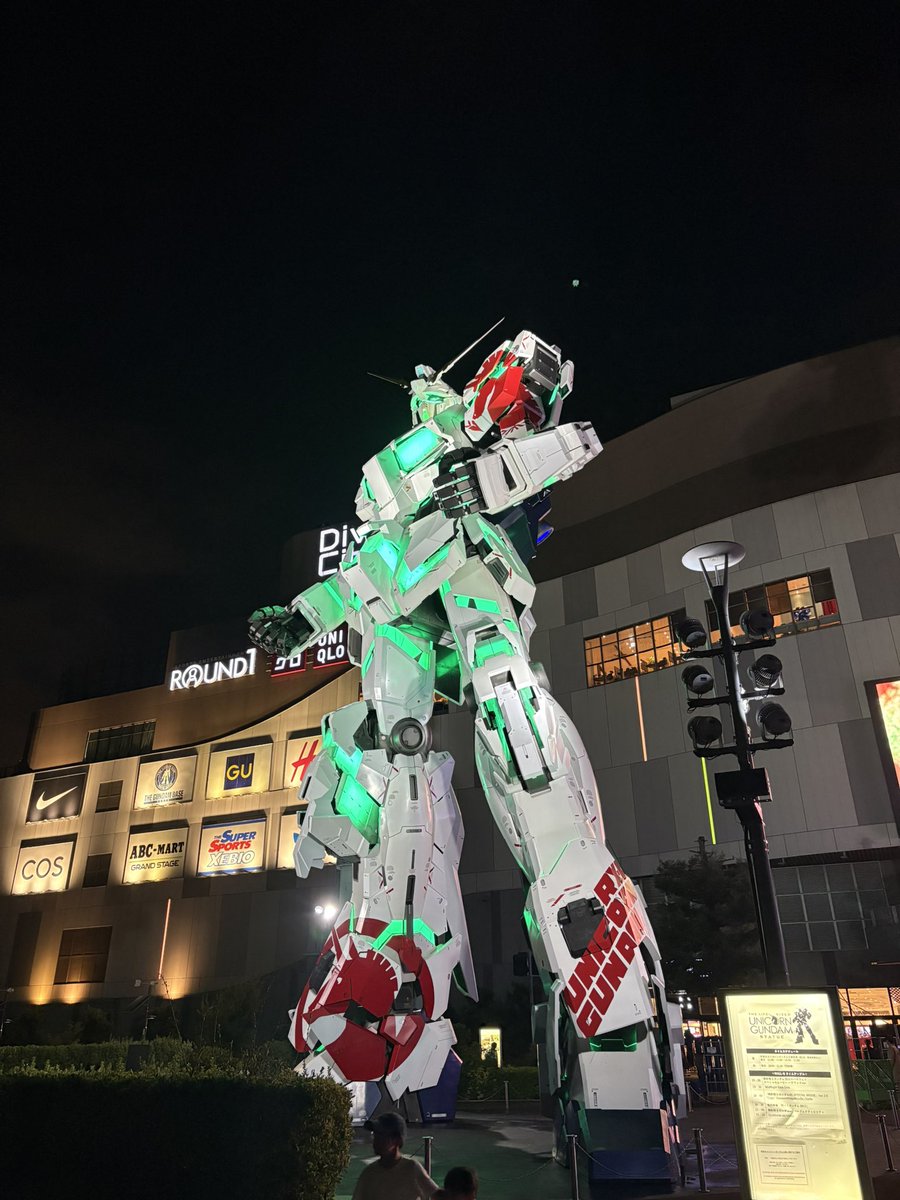 pa_mh62's tweet photo. 今日はユニコーンガンダム見納めしてきた！ありがとうねん😊 https://t.co/dwWRuZpD0l