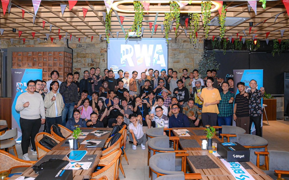 bitget's tweet photo. Today belongs to the young: Happy International Youth Day! ๐๐
We connected with the SEA Community. The simulation ran, the Q&A went live, inspiration flowed.
This is what #StepintoTheRealWorld looks like.
#EventwithBitget https://t.co/14dkCMoROw