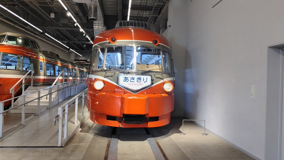 maki_with's tweet photo. この電車のミュージアムに行ったよ😊。ミュージックホーンも何度も聴けてね。車両に乗ったら…匂いも昔懐かしいな😍ってなったよ。アスレチックに付き合って…足腰やられたｹﾄﾞ…ジオラマに癒されたよ。 https://t.co/gxQtw0uTL0