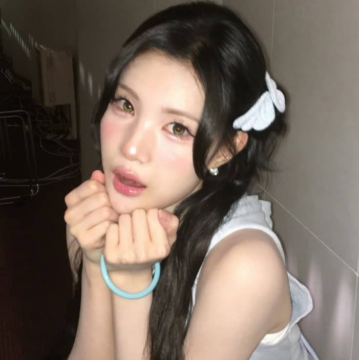 KnpJuun's tweet photo. dd tau emang dd masih imudmaxxing >________________< https://t.co/G7HpMs6xys