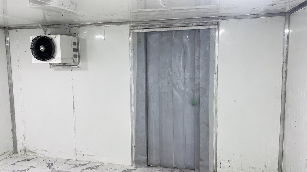 ecotutu's tweet photo. π¨ Project Completed!
We deployed a 16-ton solar-powered cold room in Igbo-Ora, Oyo State for a client facing repeated spoilage of fresh produce. βοΈπ
π₯¬
The right cold room can mean less waste and more profit.
π 09073201769
π https://t.co/RKlpaAbwGn
#Ecotutu #ColdRoom https://t.co/Y0wNv8vxR0