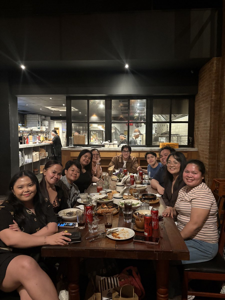 TeamCartonOFC's tweet photo. Had the chance to have dinner with Anton together with the admins of Team Carton Network Official, and we honestly had such a great time! 🥹🤍 

We shared so many stories, laughs, and exciting talks about upcoming events. It was such a memorable night with good food and even better company! ✨

Manifesting next: Dinner with Carmelle. Hopefully, soon! 🤎

#AntonVinzon #CARTON #TeamCartonNetworkOFC