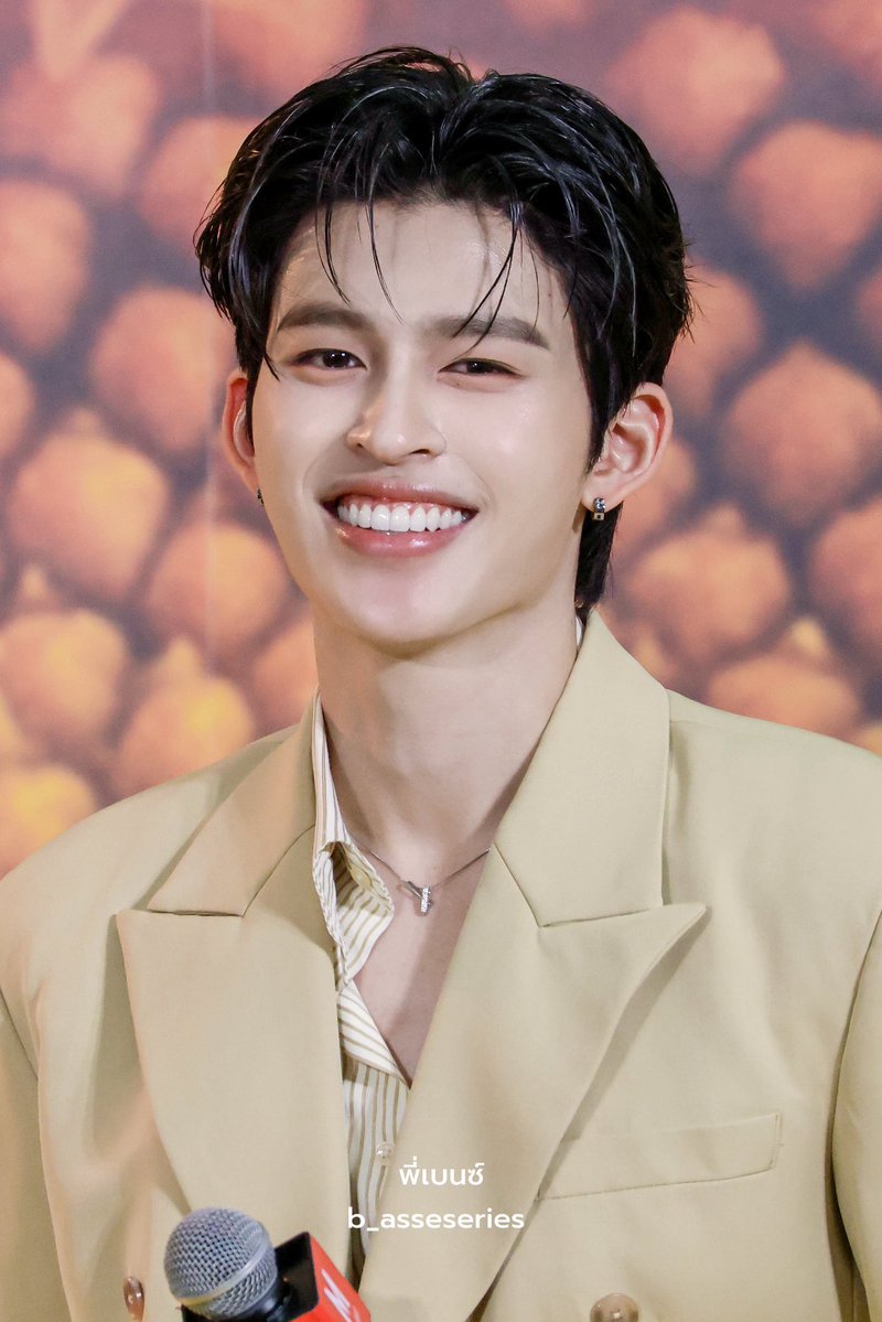 snowbluebu's tweet photo. รอยยิ้มปอนด์กู้โลกได้จริงๆ https://t.co/8Wc79gkrnH