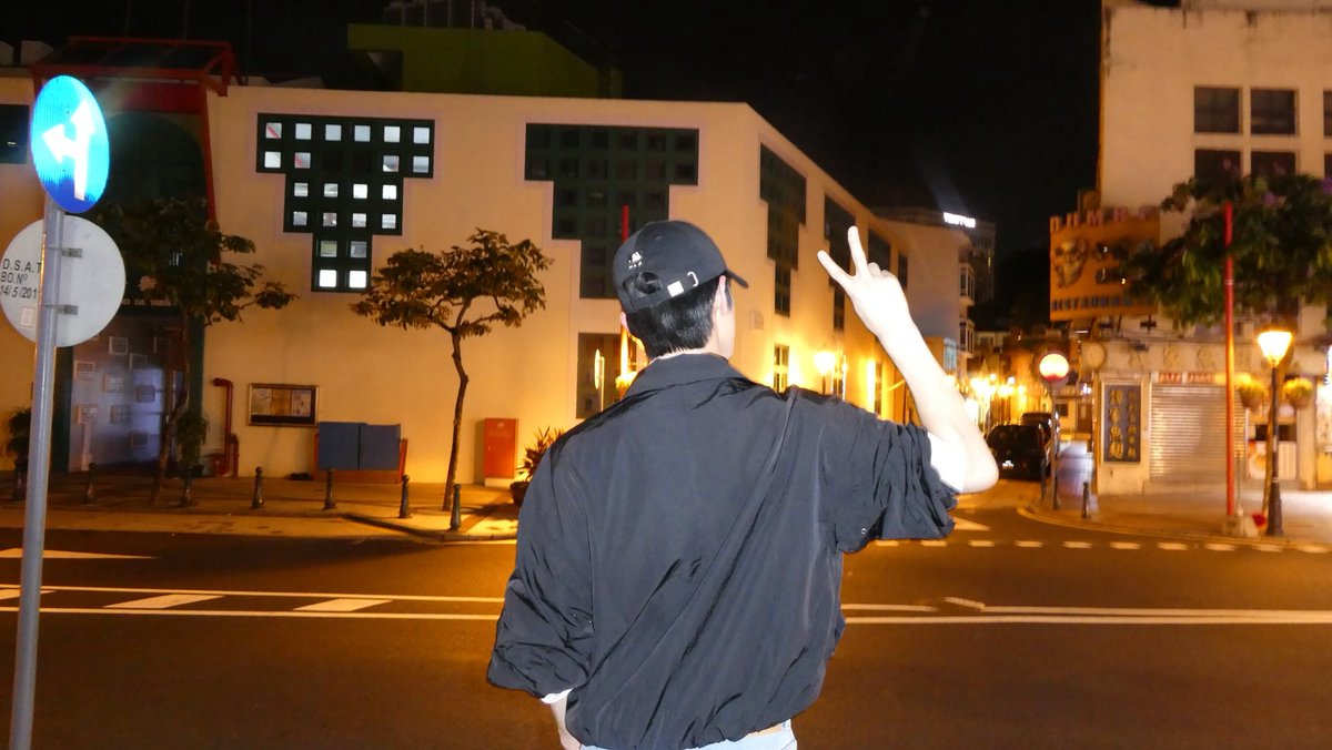 star020419's tweet photo. 好喜欢这组，忧郁男孩在澳门 https://t.co/UeOIoKSV5N