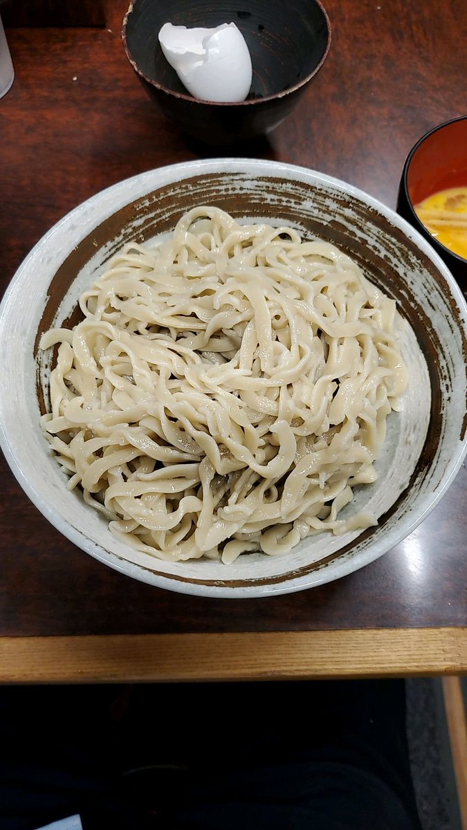 jilo_fuji_com's tweet photo. 二郎　めじろ台店
@mejirodai_jiro 

2026年179杯目
小ブラックつけめん全マシマシ

12回目。
ゆず粉末が欠品してるらしく期間限定のブラックを喰らいに。結果として傑作すぎる。胡椒パワー全開。しかも今日は何故かコール量史上最大で歓喜。店主よ、もうブラックをレギュラーにしてください。 https://t.co/hgaay0iztV