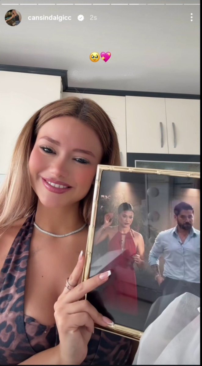 Veloriaa6's tweet photo. Cansına fanlardan gelen fotoğraf 🤭
#kısmetseolur #canyağ https://t.co/jFs98VgNXR